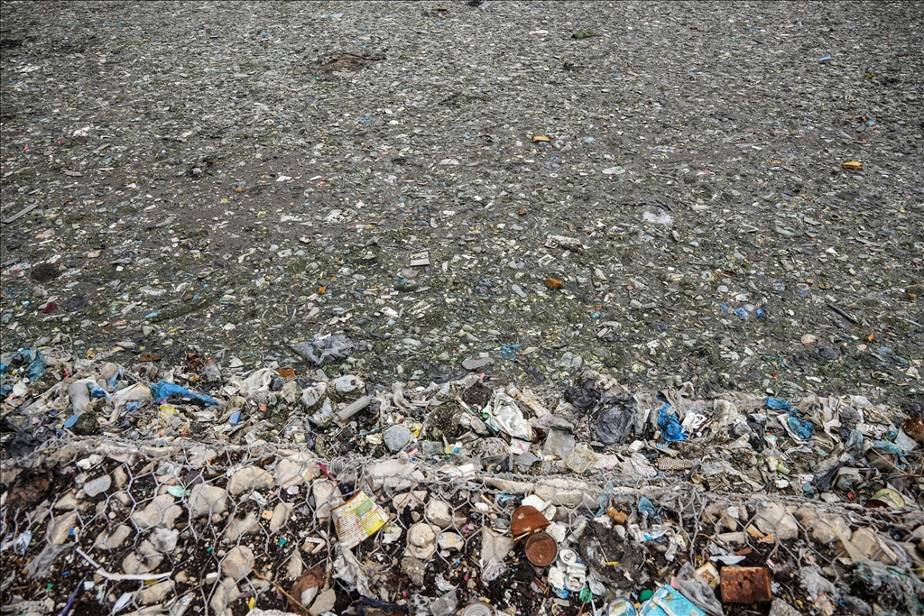 Belediyelerin temel hizmet vermekte zorlandığı Gazze'de 700 bin ton atık, insan sağlığını tehdit ediyor