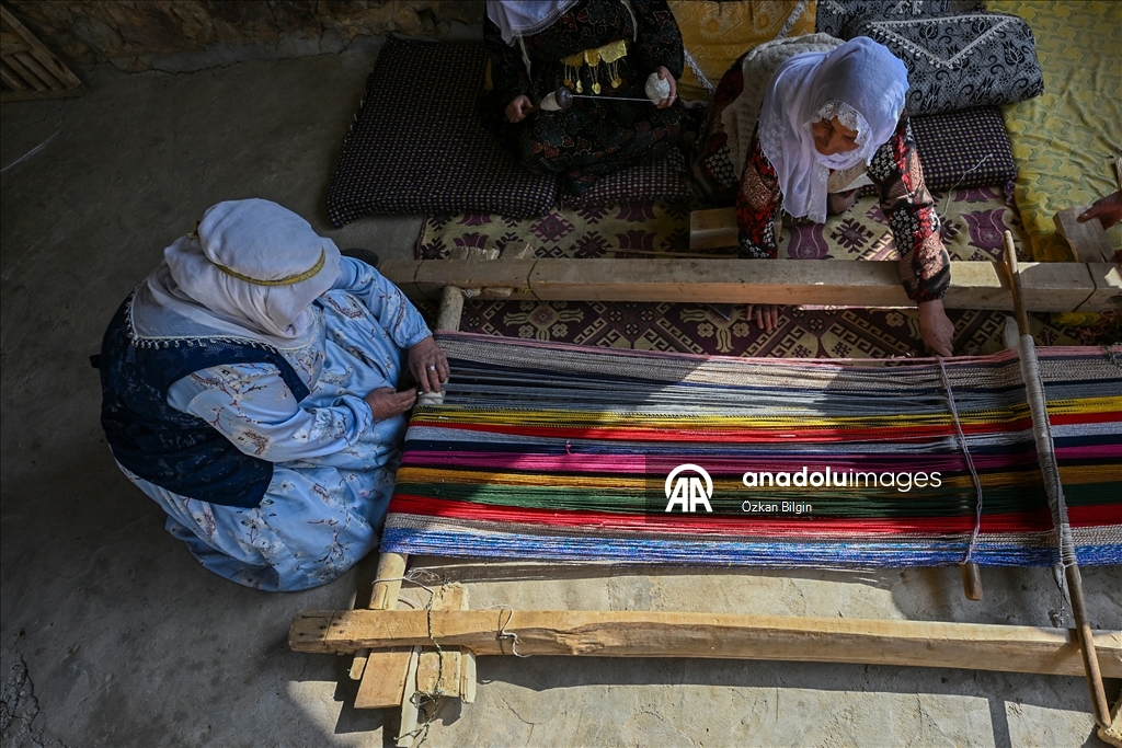 Jinên Baxçesarayî di dezgehên darîn da çanda tevnçêkirinê didomînin