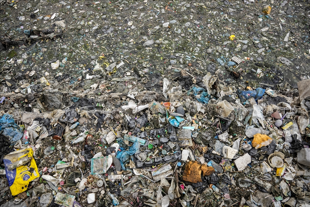 Belediyelerin temel hizmet vermekte zorlandığı Gazze'de 700 bin ton atık, insan sağlığını tehdit ediyor