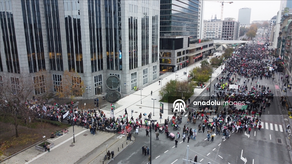 بروكسل.. آلاف يتظاهرون للمطالبة بحصار عسكري شامل على إسرائيل