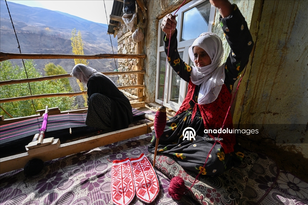 Jinên Baxçesarayî di dezgehên darîn da çanda tevnçêkirinê didomînin