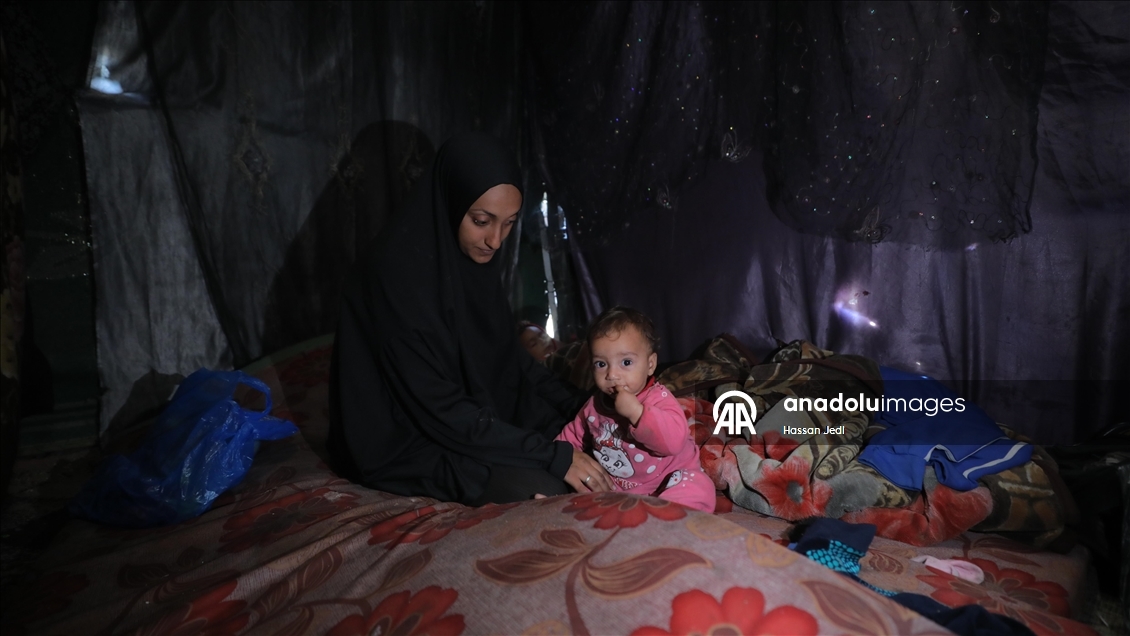 Gazze'de soğuk hava koşulları çadırlarda kalan Filistinlileri olumsuz etkiliyor