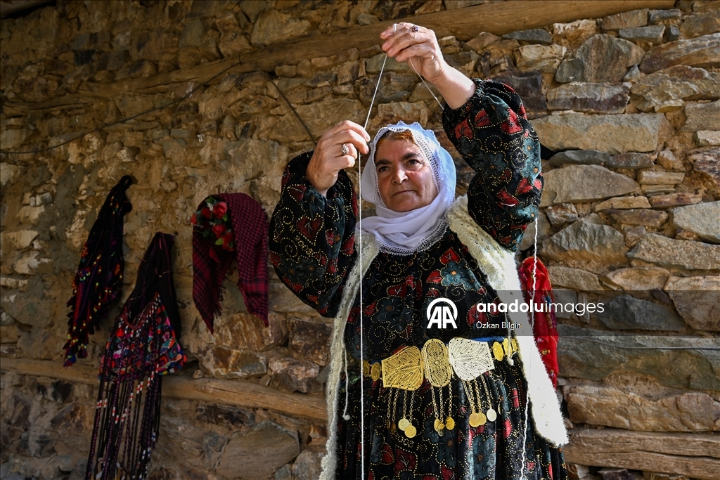 Jinên Baxçesarayî di dezgehên darîn da çanda tevnçêkirinê didomînin