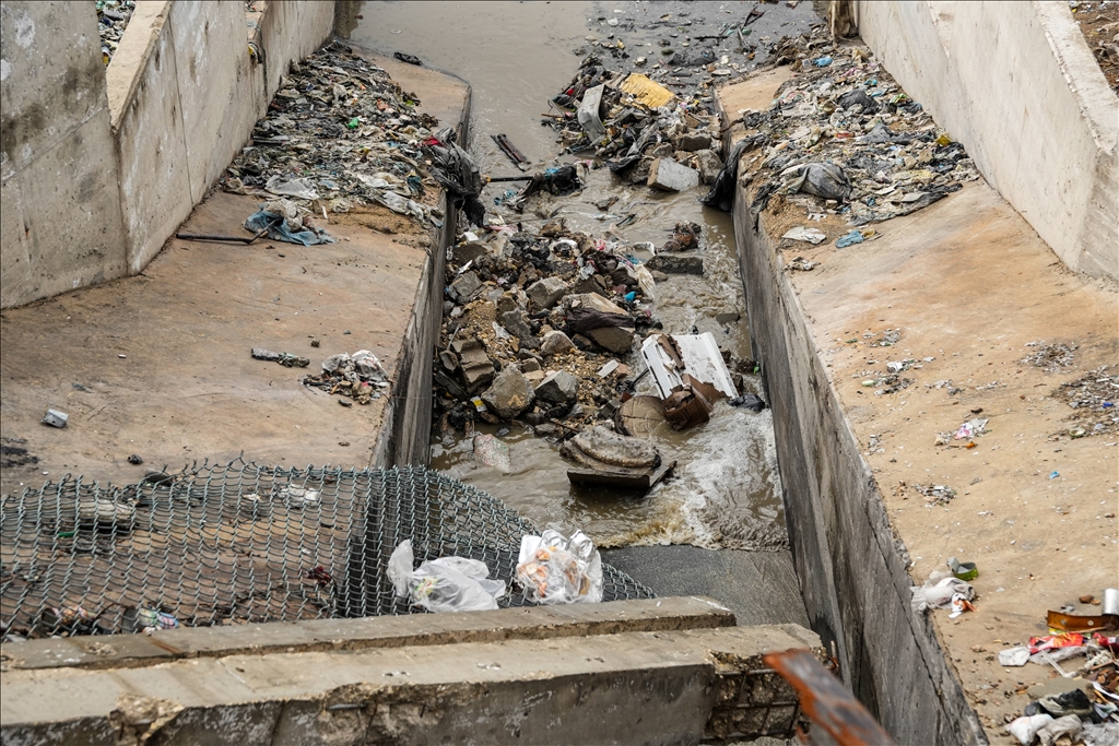 Belediyelerin temel hizmet vermekte zorlandığı Gazze'de 700 bin ton atık, insan sağlığını tehdit ediyor