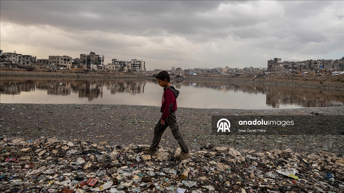 Belediyelerin temel hizmet vermekte zorlandığı Gazze'de 700 bin ton atık, insan sağlığını tehdit ediyor