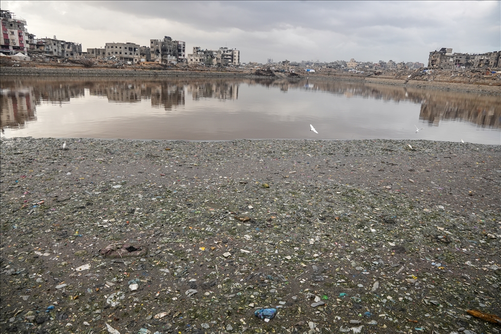 Belediyelerin temel hizmet vermekte zorlandığı Gazze'de 700 bin ton atık, insan sağlığını tehdit ediyor