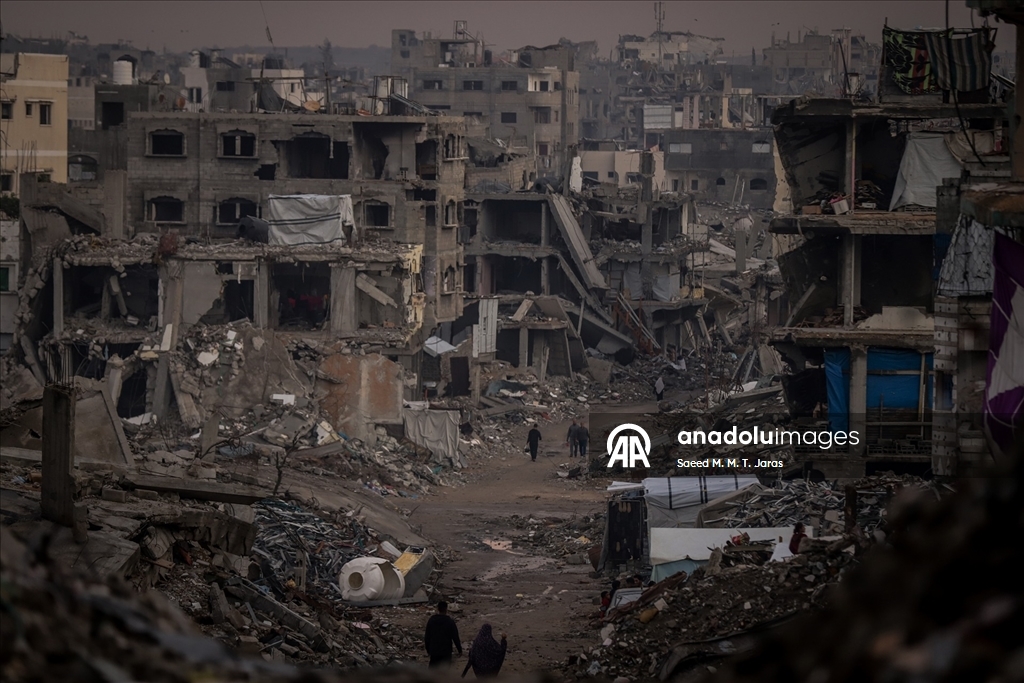 Gazze'de Filistinli ailelerin enkaz arasındaki günlük yaşamı