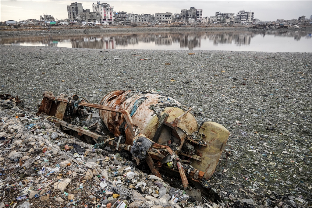 Belediyelerin temel hizmet vermekte zorlandığı Gazze'de 700 bin ton atık, insan sağlığını tehdit ediyor