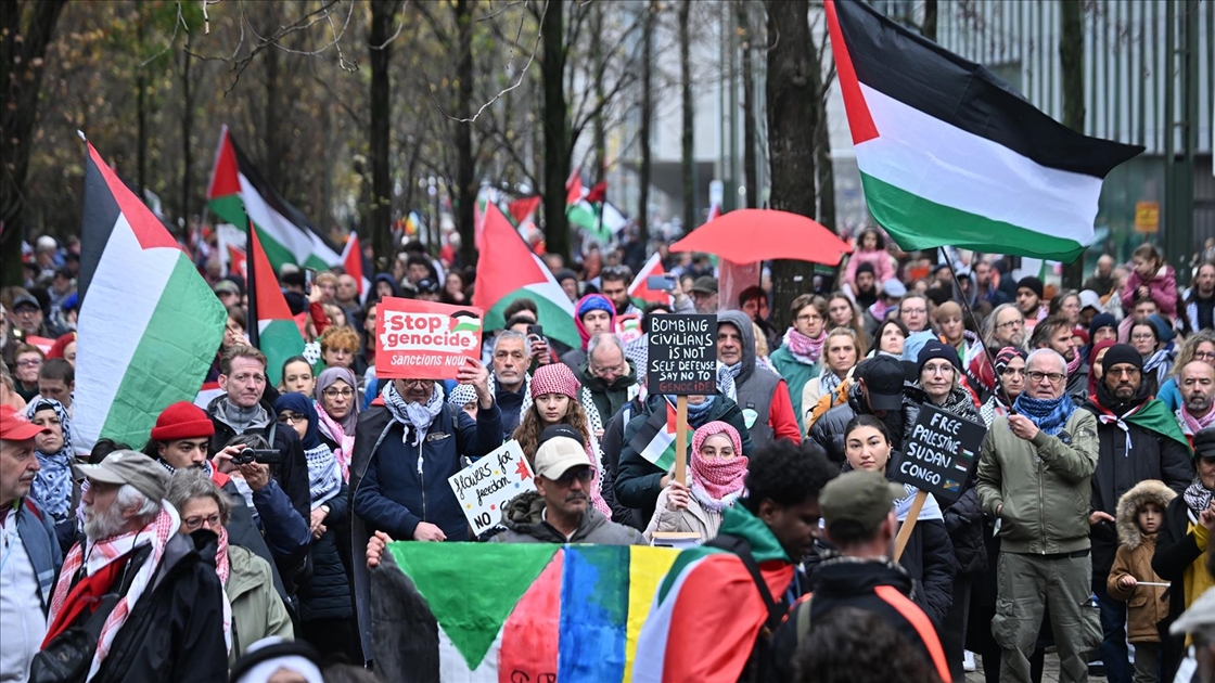Brüksel'de binlerce kişi Gazze için gösteri düzenledi