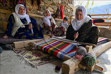 Jinên Baxçesarayî di dezgehên darîn da çanda tevnçêkirinê didomînin