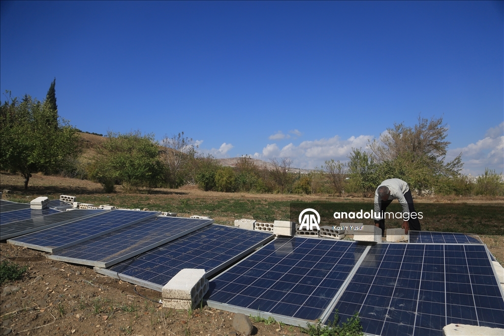 جفاف نهر العاصي يفاقم معاناة المزارعين بإدلب السورية