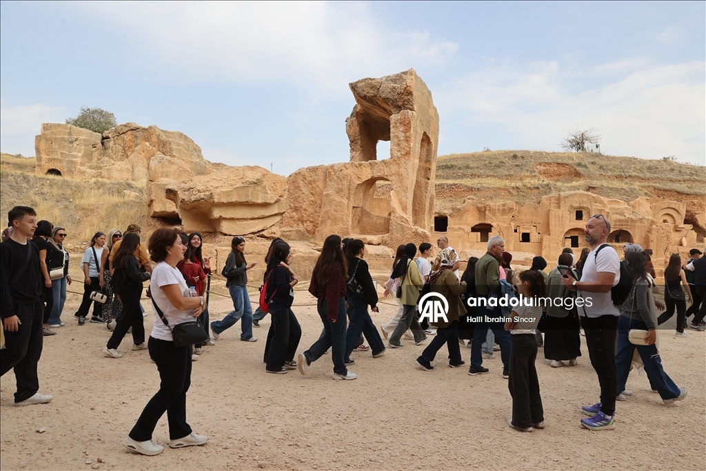 Medeniyetler şehri Mardin ara tatilde ziyaretçilerle doldu