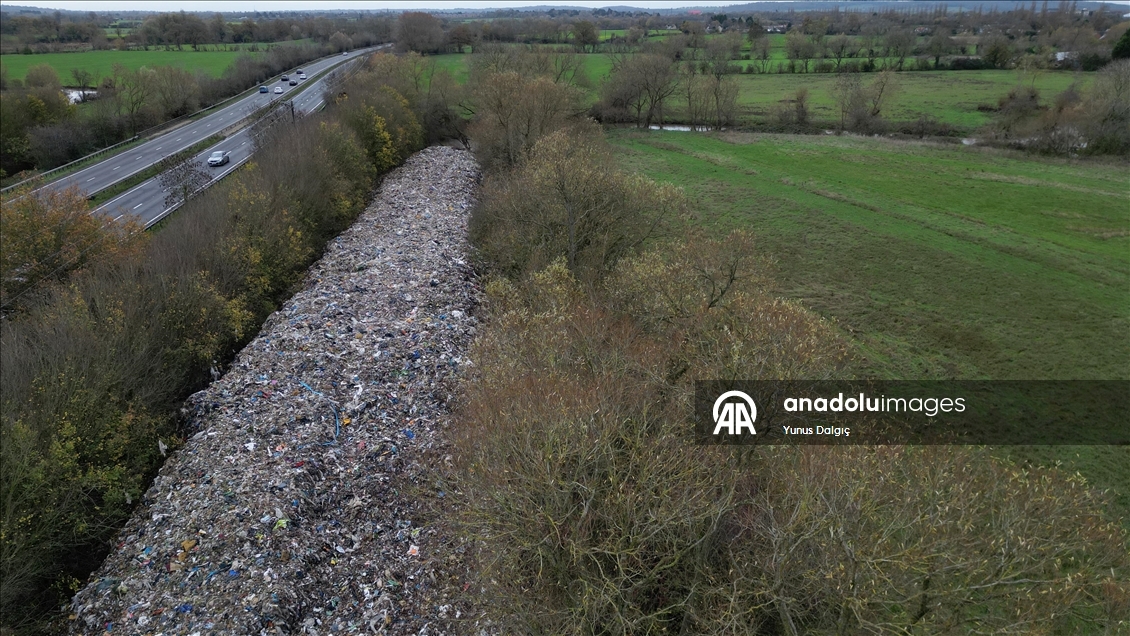 Massive mound of dumped rubbish in Oxfordshire