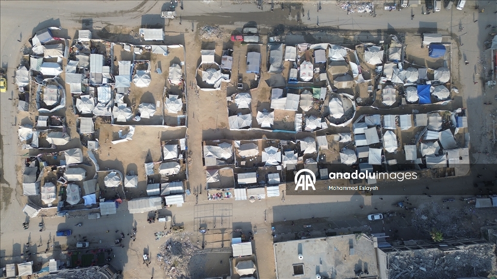 Площадь Неизвестного солдата в Газе стала приютом для оставшихся без крова палестинцев