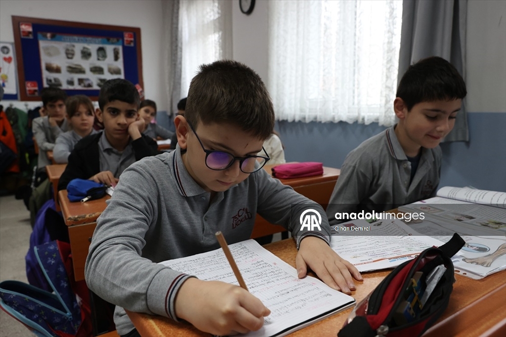 Okullarda ara tatil sonrası ilk ders zili çaldı