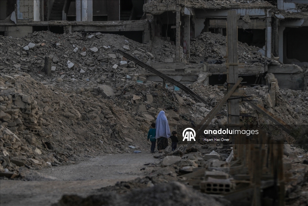 Будничная жизнь среди руин в лагере Ярмук в Дамаске