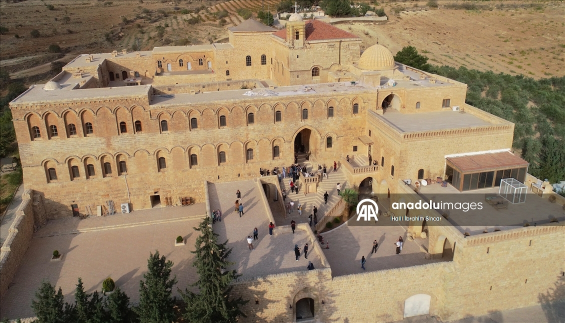 Medeniyetler şehri Mardin ara tatilde ziyaretçilerle doldu