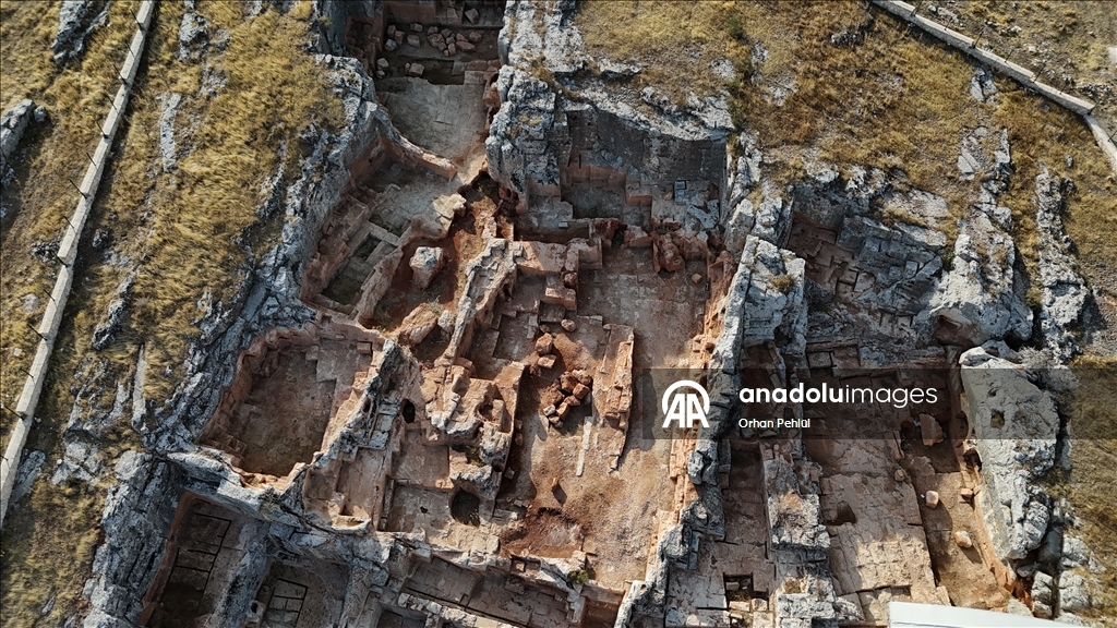 Perre Antik Kenti'nde Roma dönemine ait 1500 yıllık yaşam alanı ortaya çıktı