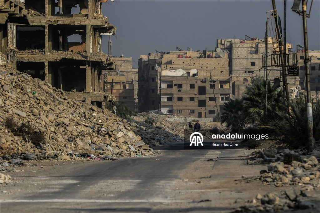 Будничная жизнь среди руин в лагере Ярмук в Дамаске