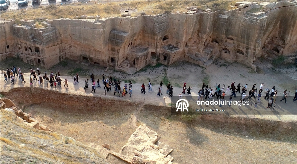 Medeniyetler şehri Mardin ara tatilde ziyaretçilerle doldu