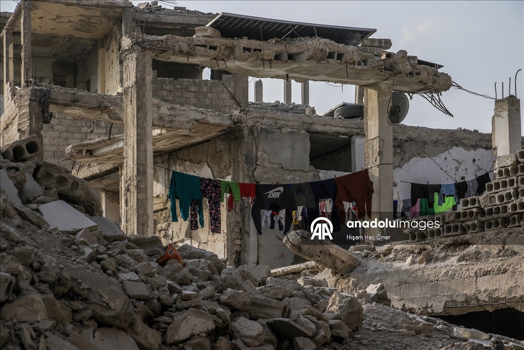 Будничная жизнь среди руин в лагере Ярмук в Дамаске