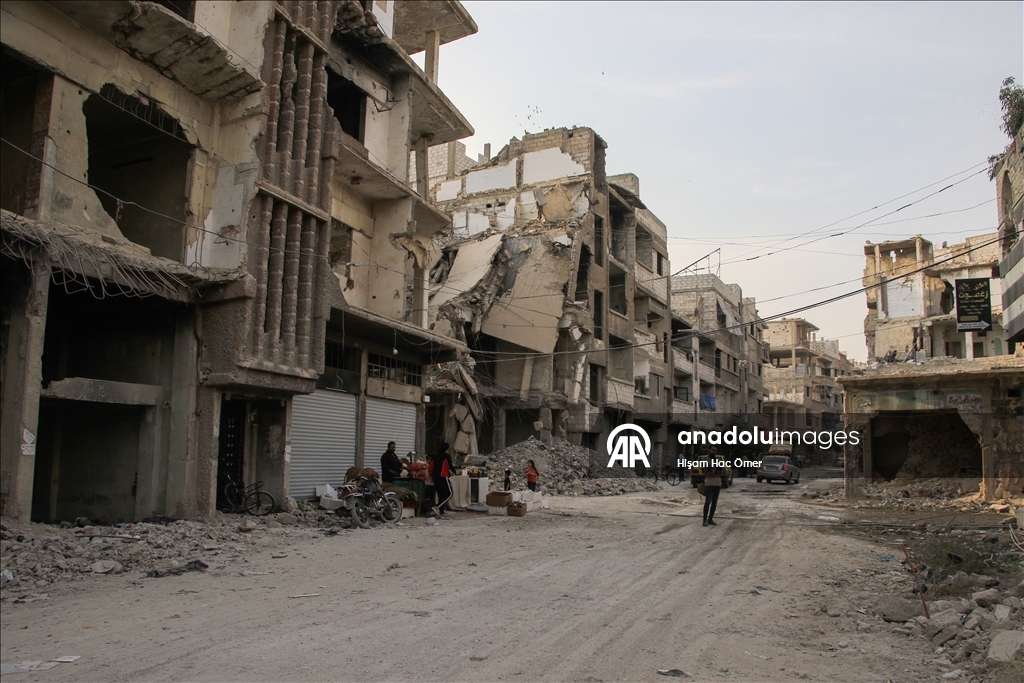 بعد سنوات الحرب.. أهالي مخيم اليرموك بدمشق يعودون لإحيائه