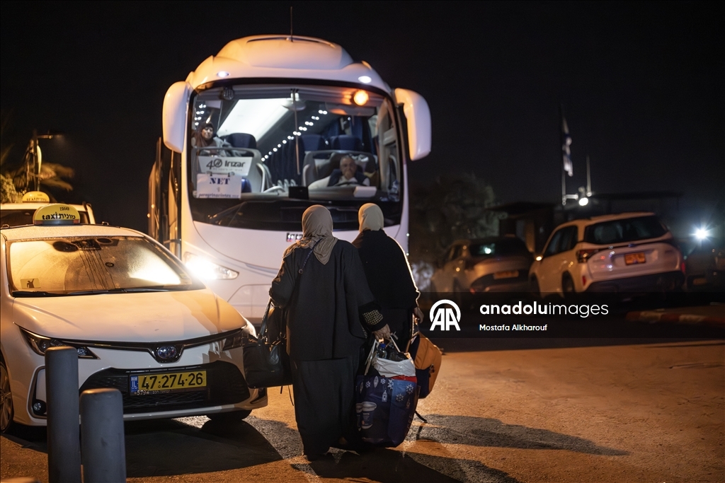 70 فلسطينيا يغادرون مستشفيات القدس عائدين إلى قطاع غزة