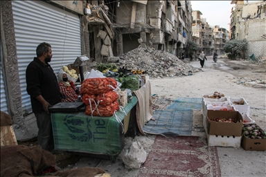 بعد سنوات الحرب.. أهالي مخيم اليرموك بدمشق يعودون لإحيائه