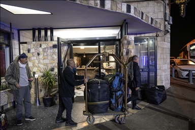 70 فلسطينيا يغادرون مستشفيات القدس عائدين إلى قطاع غزة