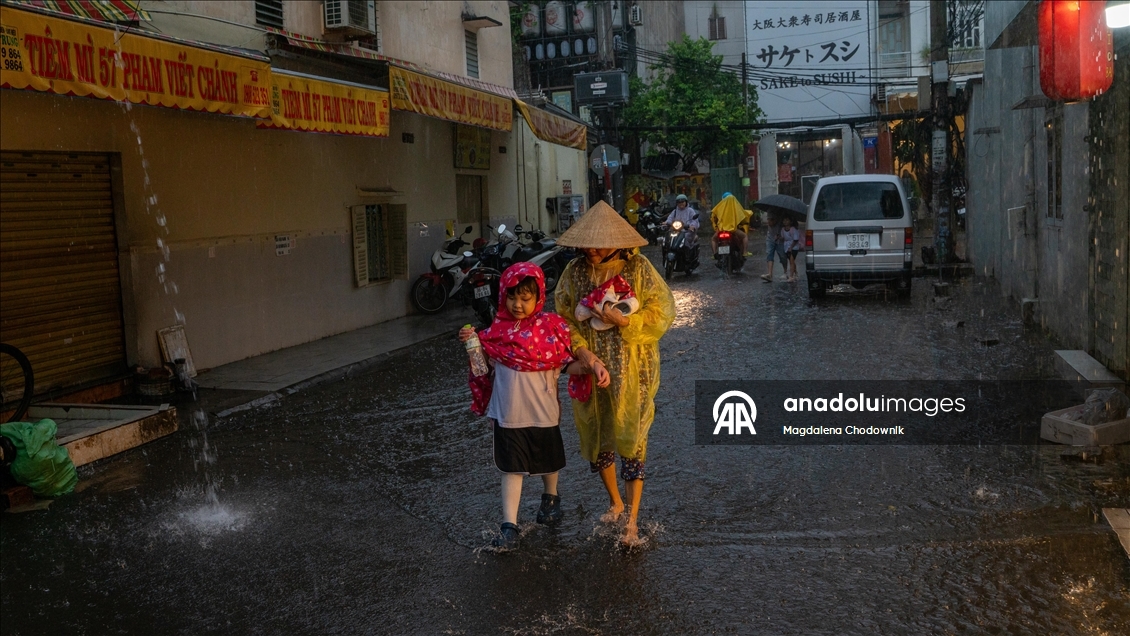Vietnam'da yoğun yağış su baskınlarına yol açtı