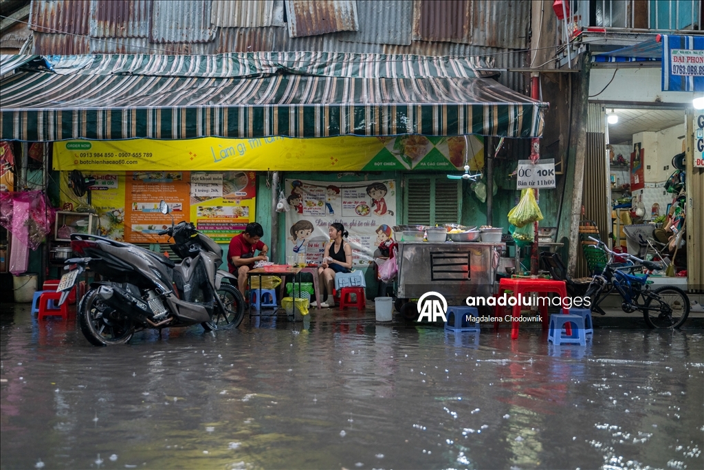Vietnam'da yoğun yağış su baskınlarına yol açtı