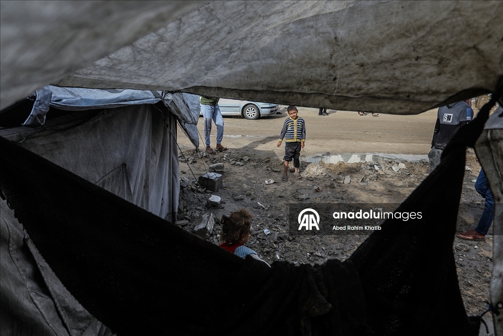 В Газе дожди затопили палатки перемещенных палестинцев