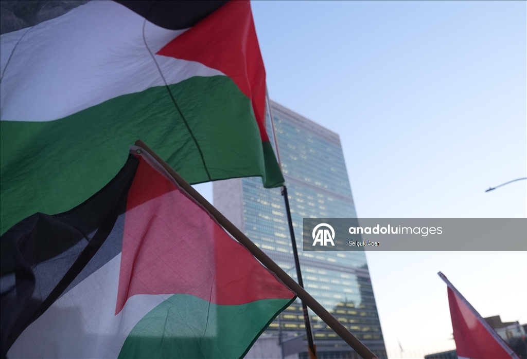 BMGK'nın ABD'nin Gazze tasarısına onay vermesi New York'ta protesto edildi 