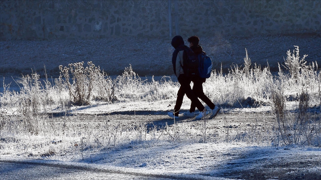 Erzurum, Kars ve Ardahan'da olumsuz hava koşulları etkisini sürdürdü