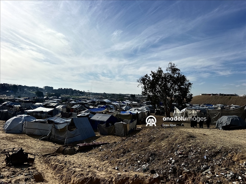 В Газе провели экстренную раздачу воды пострадавшим от ударов