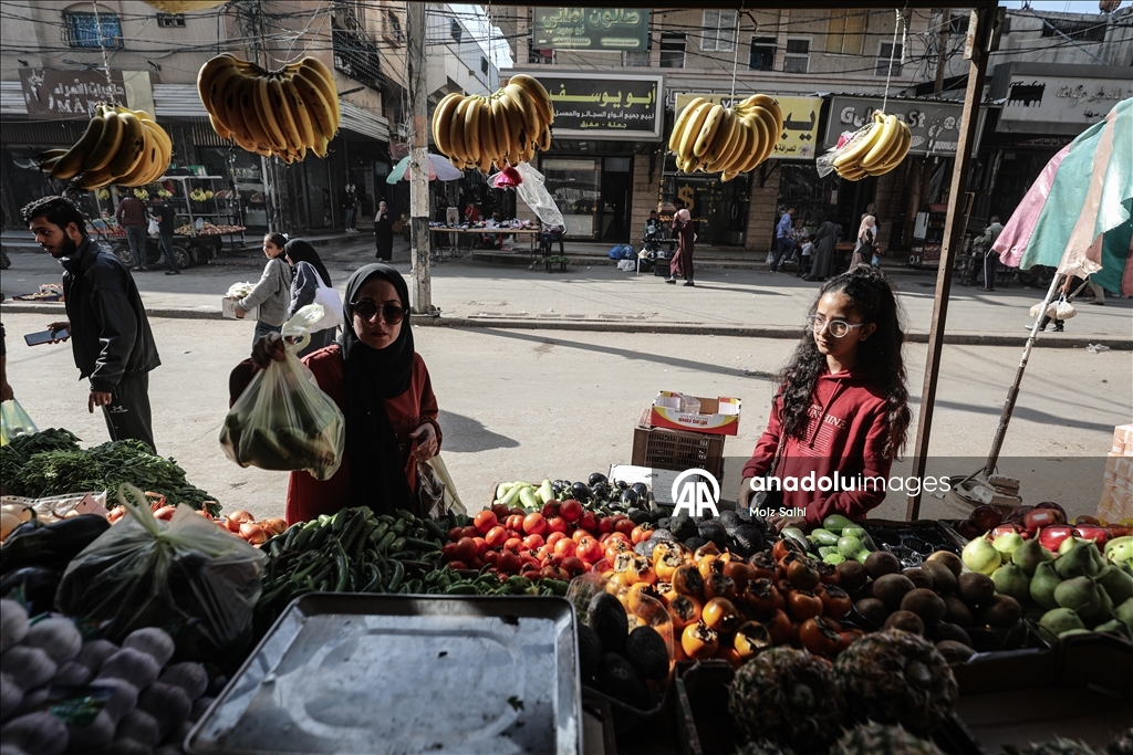 أسواق النصيرات تستعيد نبضها بعد الحصار