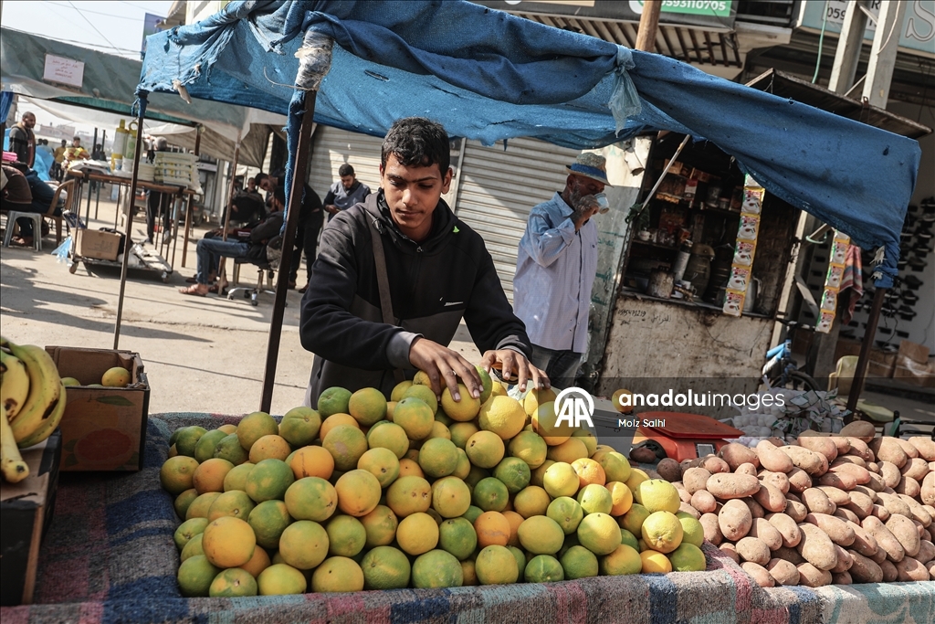 أسواق النصيرات تستعيد نبضها بعد الحصار