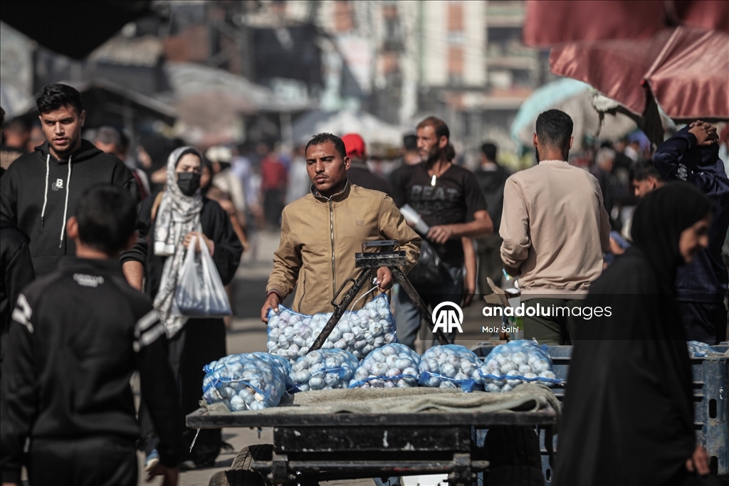 أسواق النصيرات تستعيد نبضها بعد الحصار