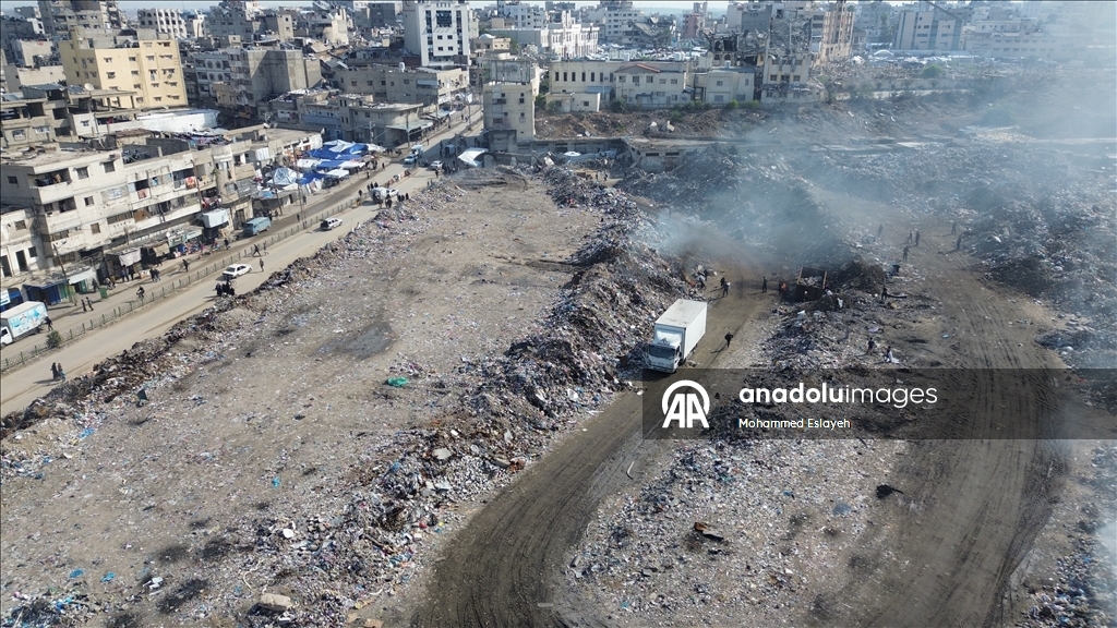 Gazze'deki Firas halk pazarı atık yığınına dönüştü