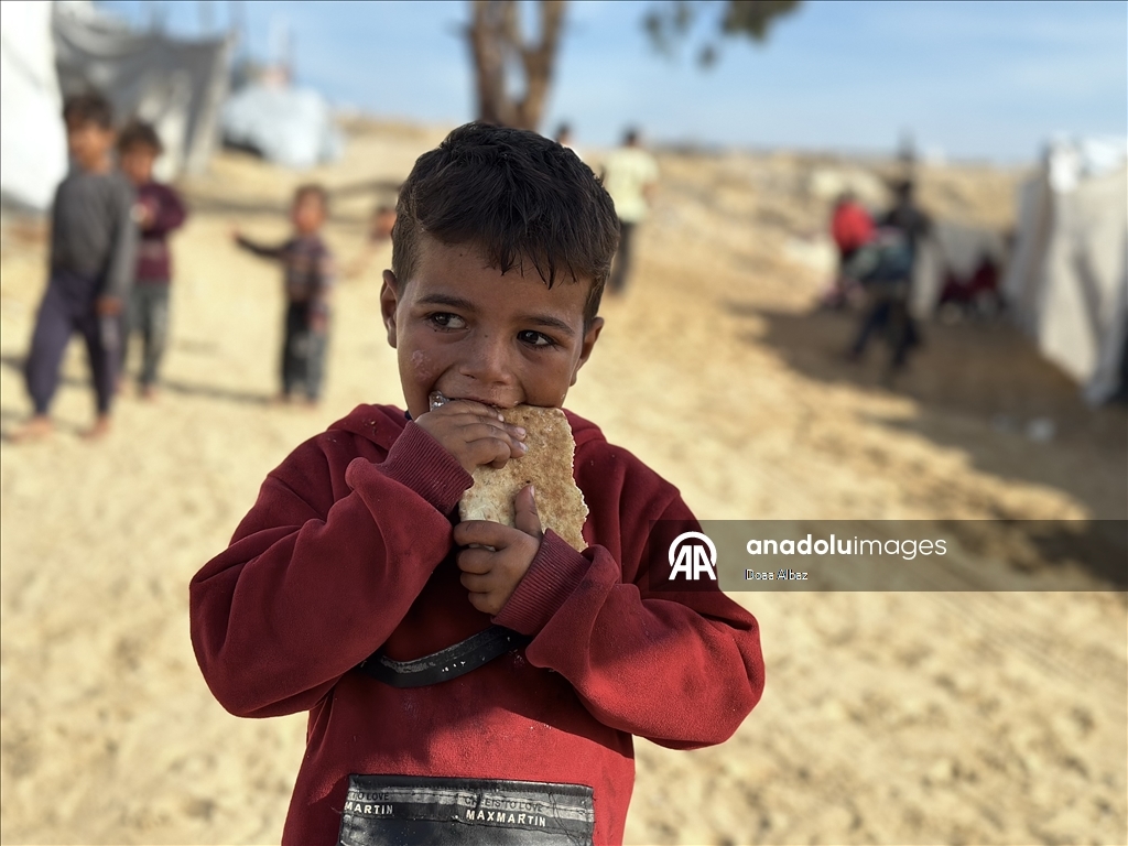 В Газе провели экстренную раздачу воды пострадавшим от ударов