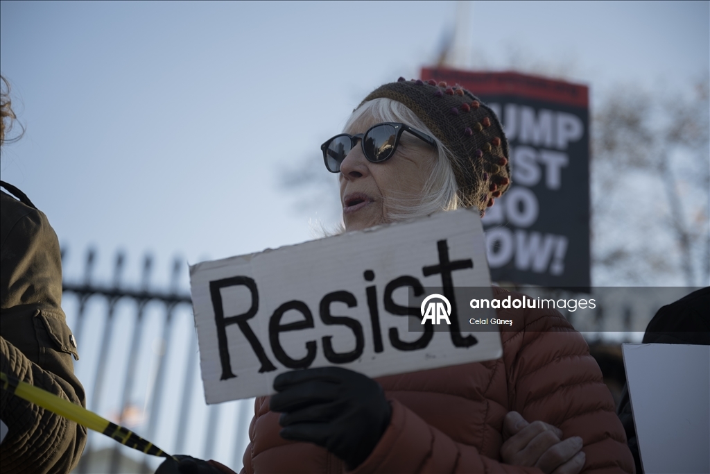 "Трамп должен уйти"