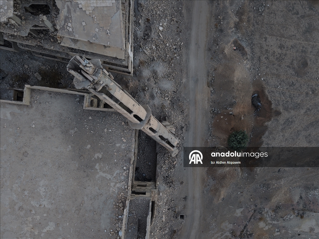Suriye'de devrik rejimin enkaz haline getirdiği Şam'ın Cobar mahallesi