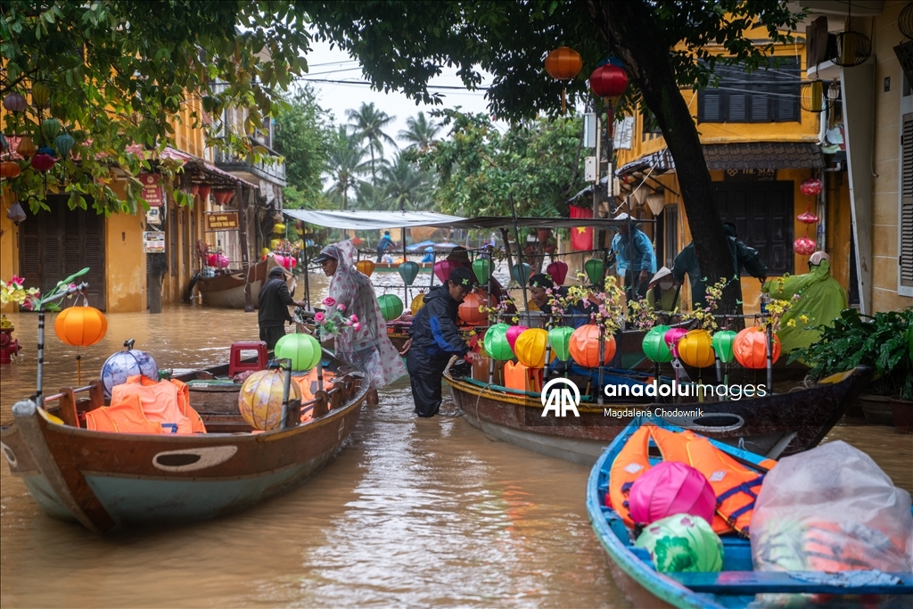 Vietnam'ın Hoi An kenti su altında kaldı