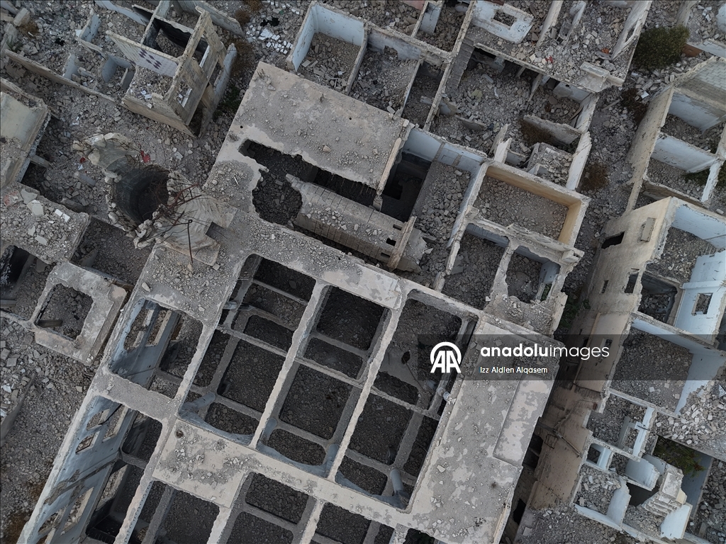 Suriye'de devrik rejimin enkaz haline getirdiği Şam'ın Cobar mahallesi