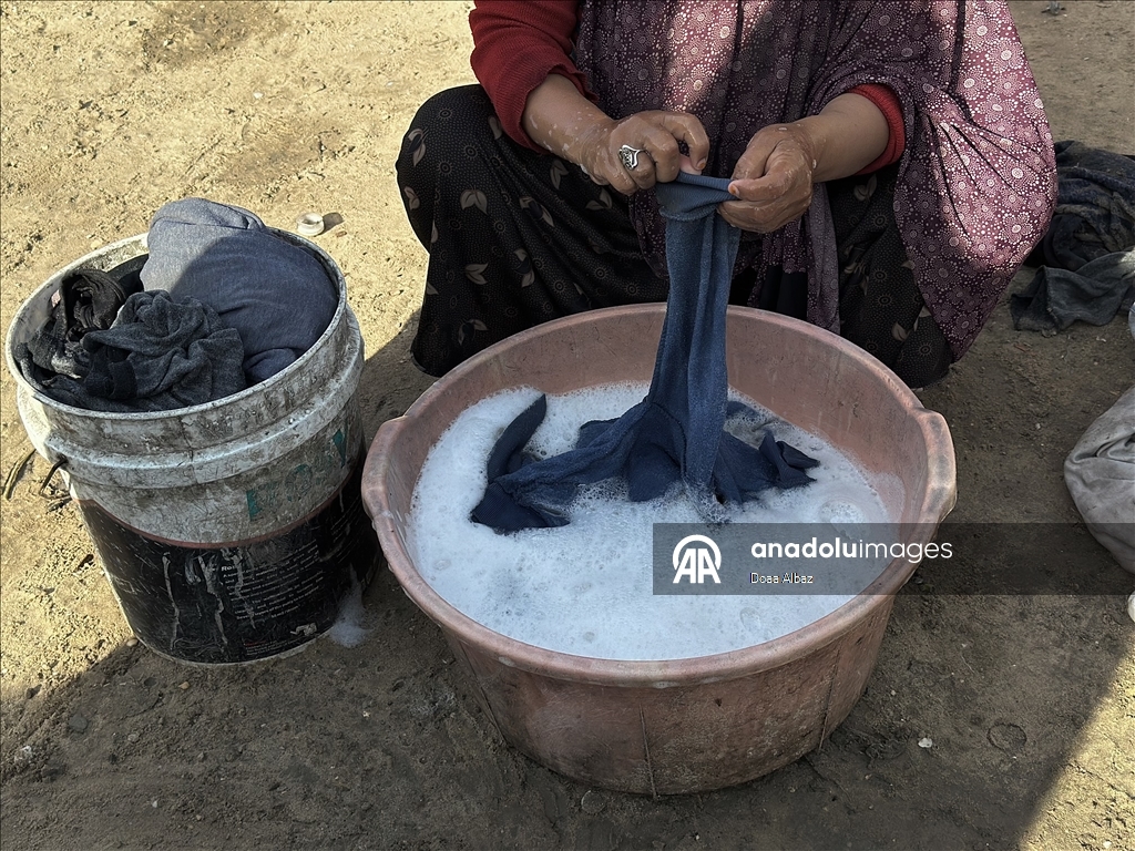 В Газе провели экстренную раздачу воды пострадавшим от ударов