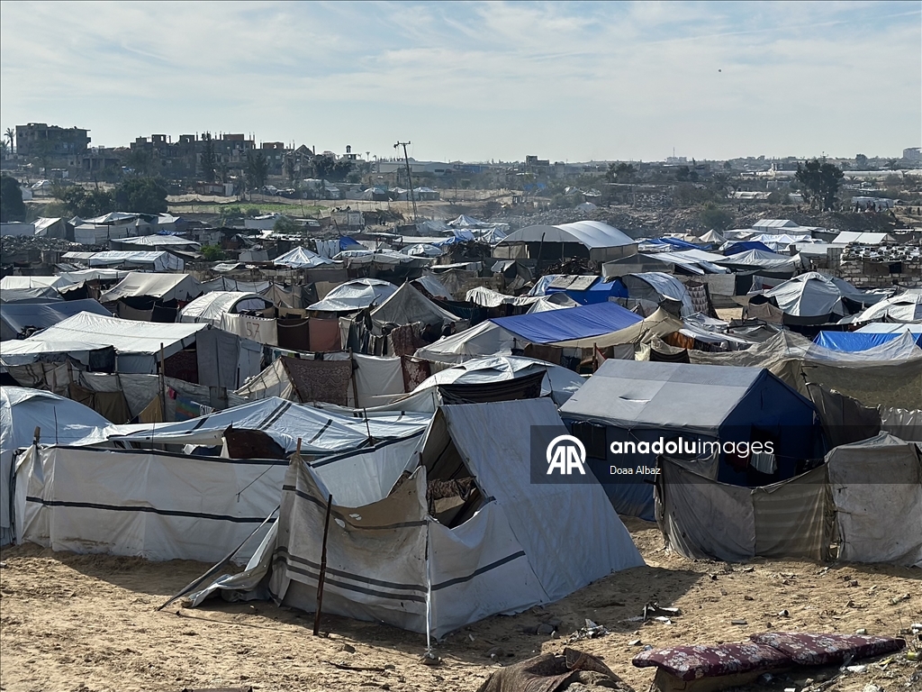 В Газе провели экстренную раздачу воды пострадавшим от ударов