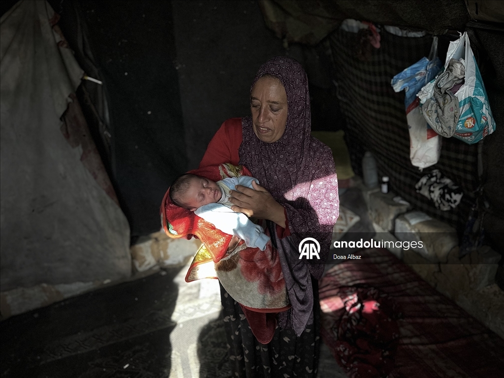 В Газе провели экстренную раздачу воды пострадавшим от ударов