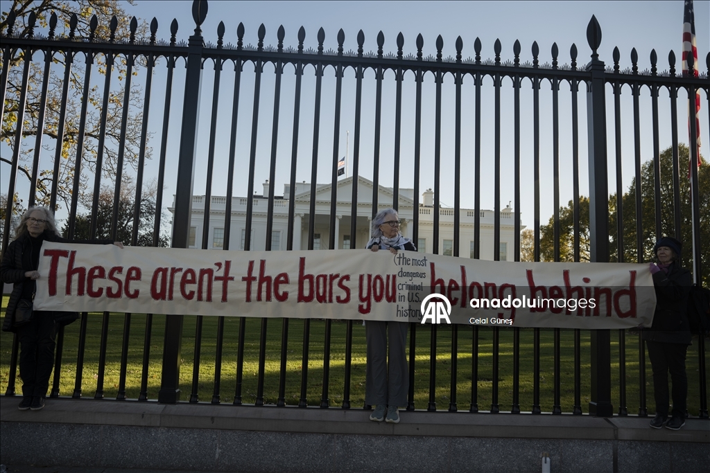 "Трамп должен уйти"