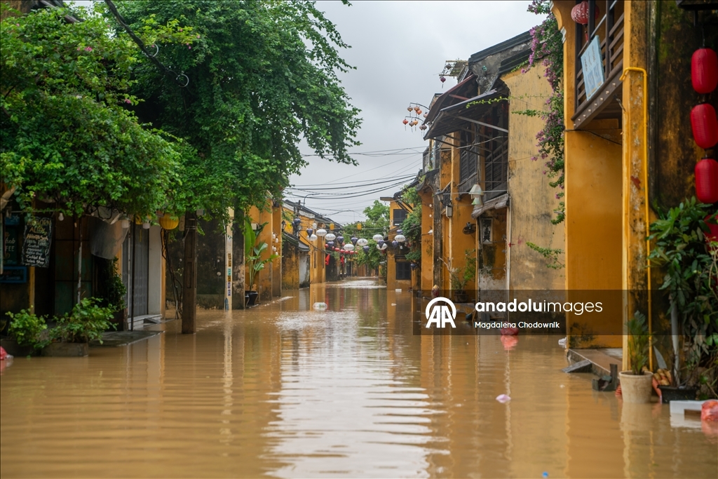 Vietnam'ın Hoi An kenti su altında kaldı