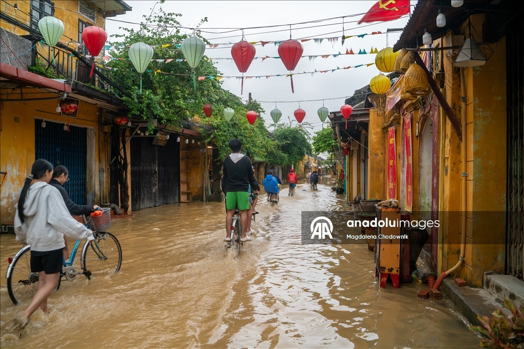 Vietnam'ın Hoi An kenti su altında kaldı